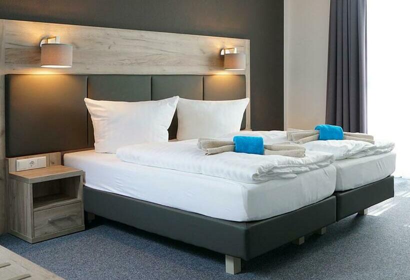 Номер Стандарт, Boootshaus Am Spreeufer