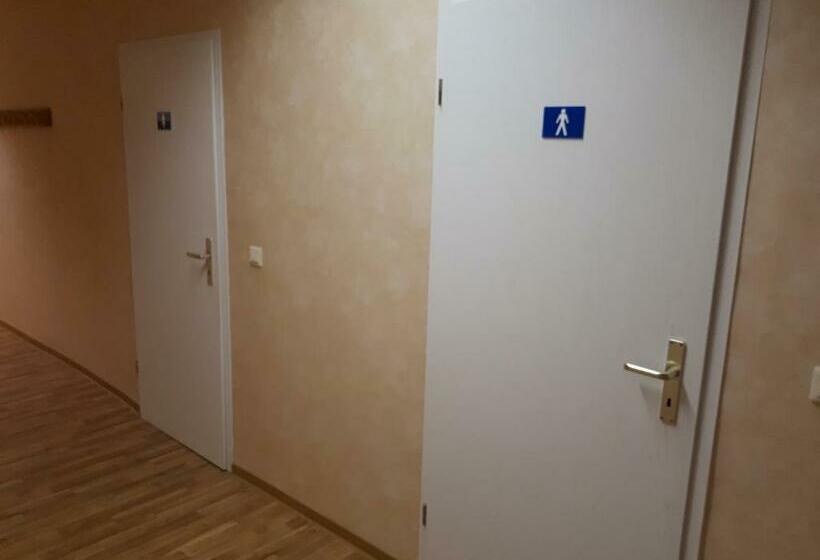 Семейный Номер, Boootshaus Am Spreeufer