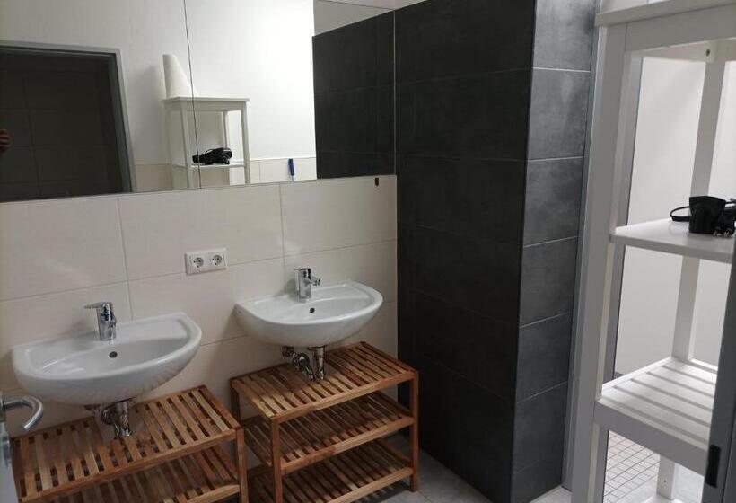 Семейный Номер, Boootshaus Am Spreeufer