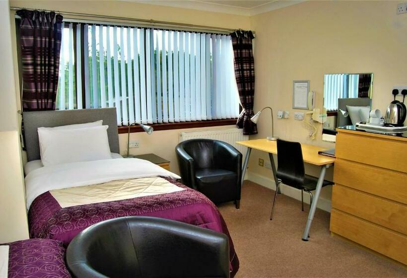 غرفة قياسية, The Old Schoolhouse