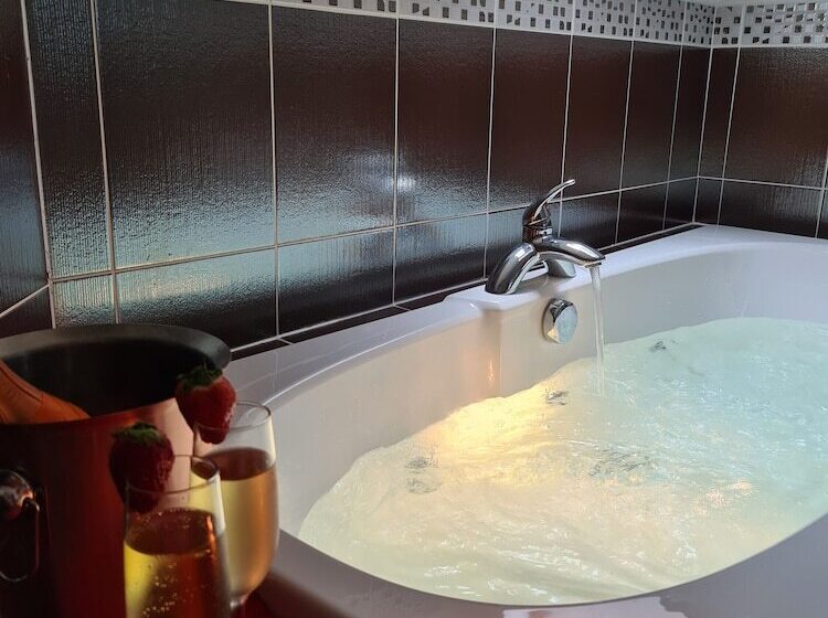 غرفة ديلوكس, The Old Schoolhouse