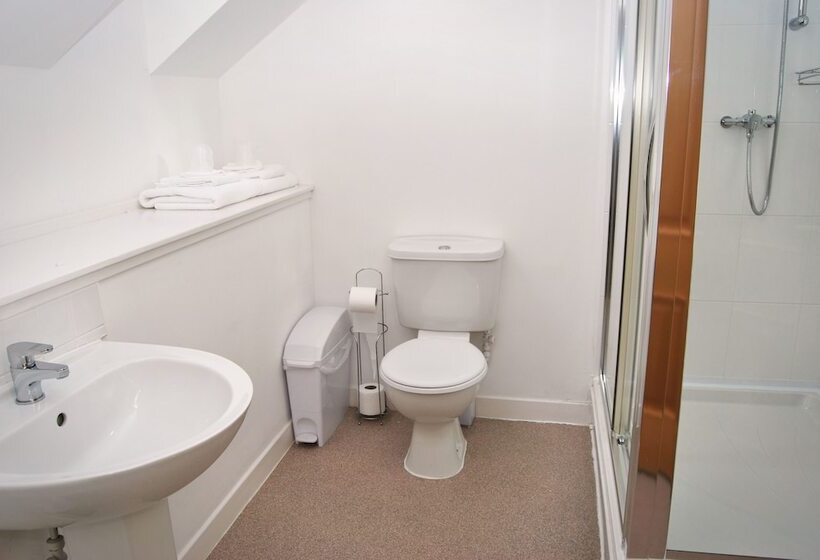 غرفة قياسية, The Old Schoolhouse