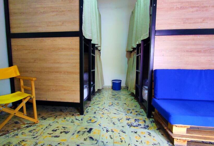 Кровать в Общей Комнате, Hostel Trip Monkey San Gil
