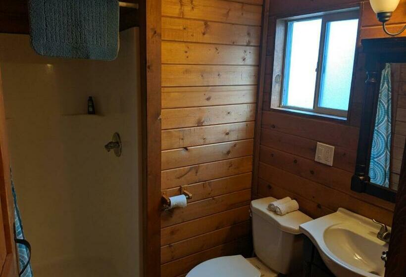 سوییت لوکس, Stateline Cabin