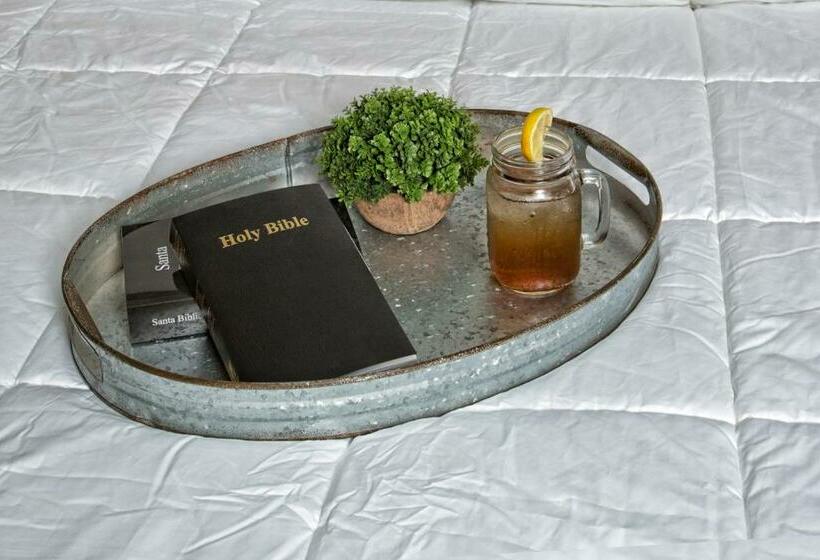 سوییت, Stateline Cabin