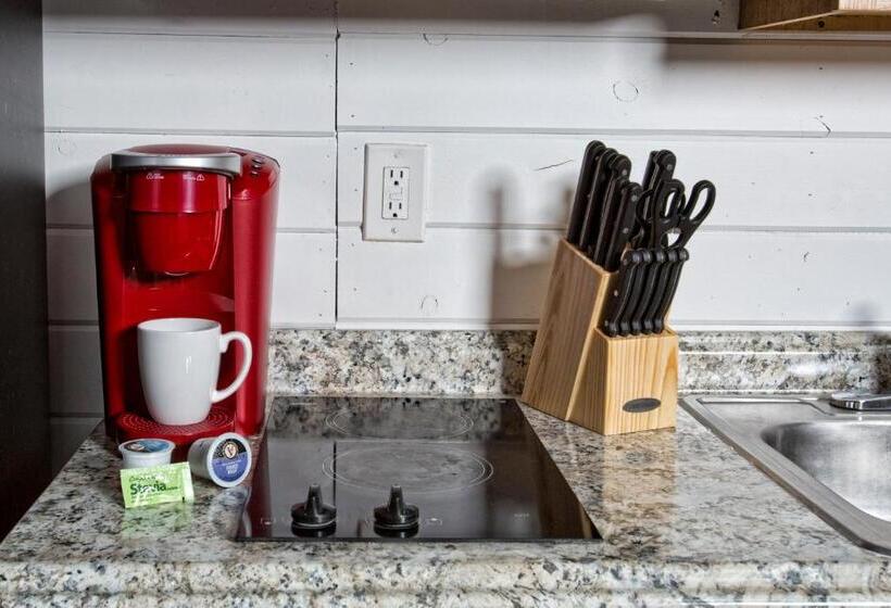 سوییت جونیور لوکس, Stateline Cabin