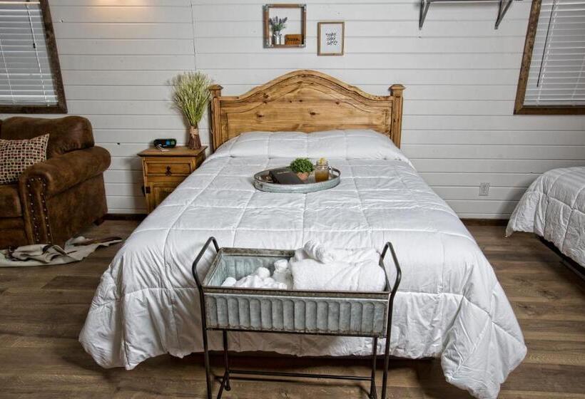 استودیوی لوکس, Stateline Cabin