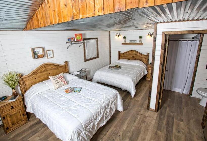 استودیوی لوکس, Stateline Cabin