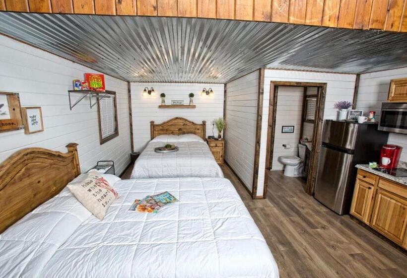 استودیوی لوکس, Stateline Cabin