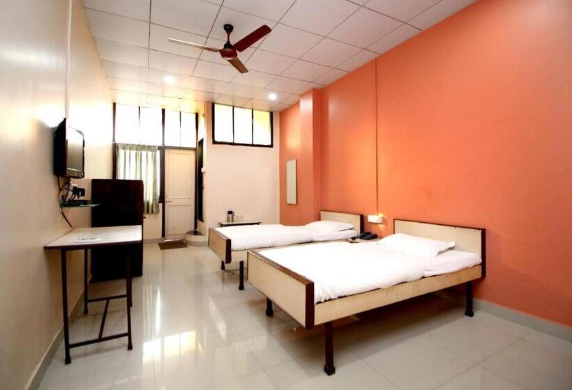 اتاق اجرایی, Gomatgiri