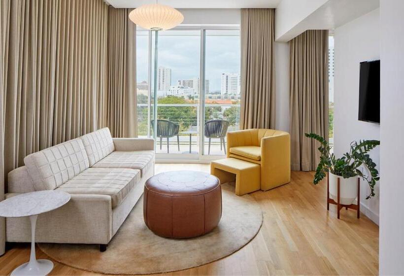 스탠다드 룸 킹사이즈 침대, The Sarasota Modern, A Tribute Portfolio