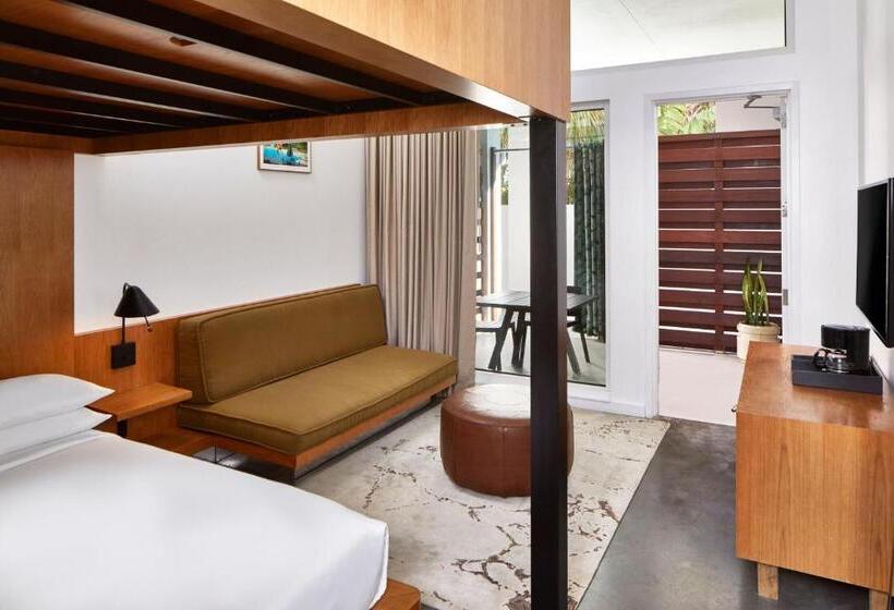 스탠다드 룸, The Sarasota Modern, A Tribute Portfolio