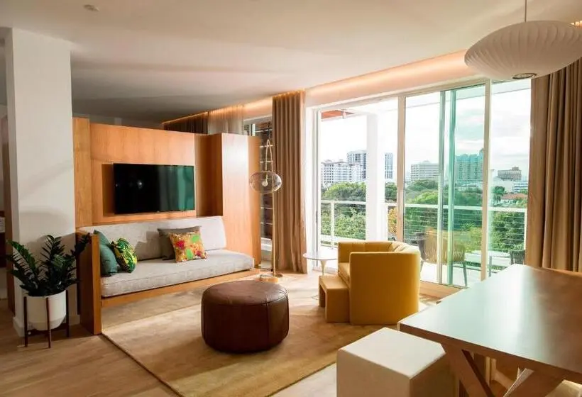 Suite King Bed