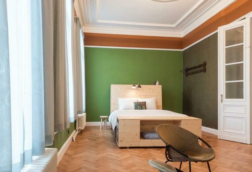 غرفة قياسية, 22b&b