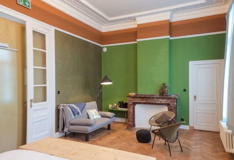 غرفة قياسية, 22b&b