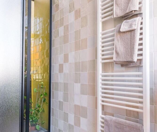 غرفة قياسية, 22b&b