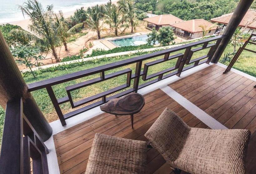 海景标准平房, Omia