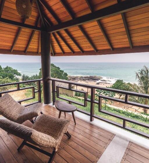 海景标准平房, Omia