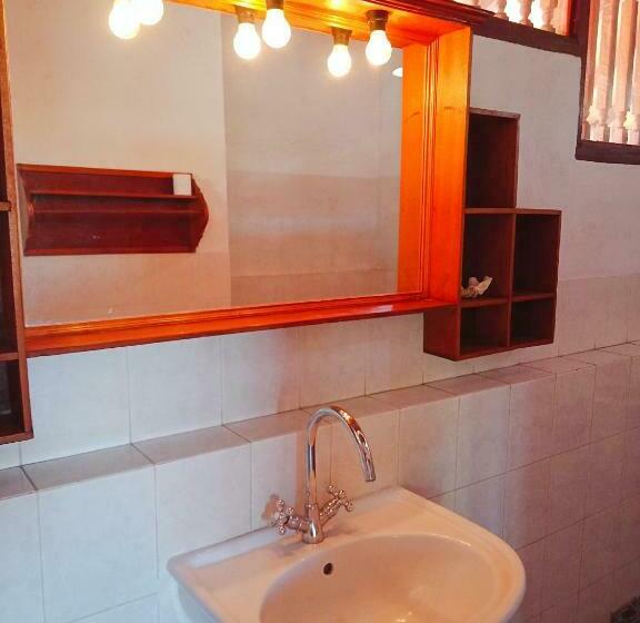 غرفة قياسية مزوَّدة بشُرفة, Rini