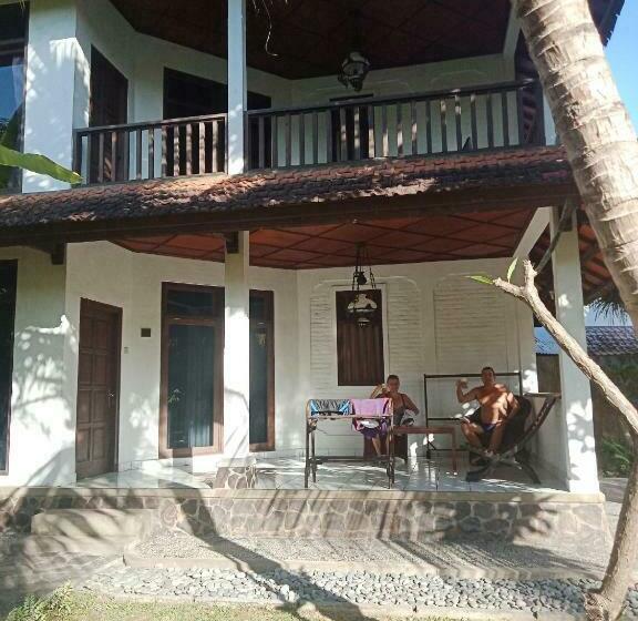 غرفة قياسية مزوَّدة بشُرفة, Rini