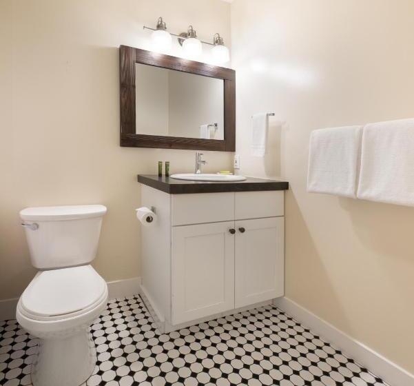 Номер Superior Кровать Кинг, West Coast Trail Lodge