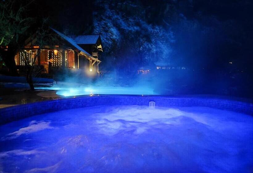 בית, 4 חדרי שינה, Getahovit Resort