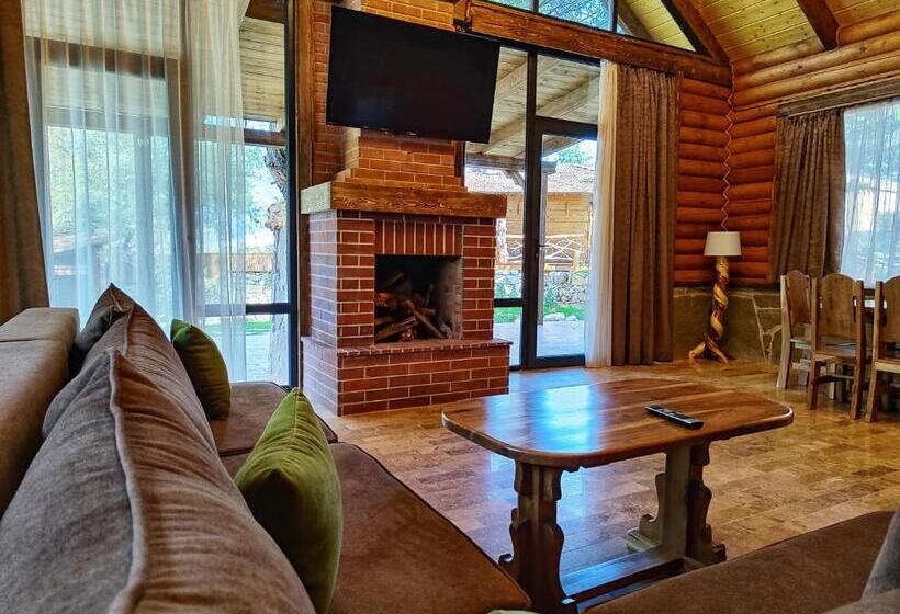 בית, 4 חדרי שינה, Getahovit Resort