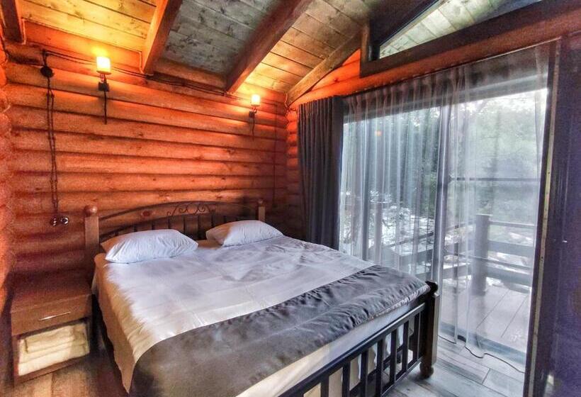 חדר לארבעה סטנדרטי עם מרפסת, Getahovit Resort