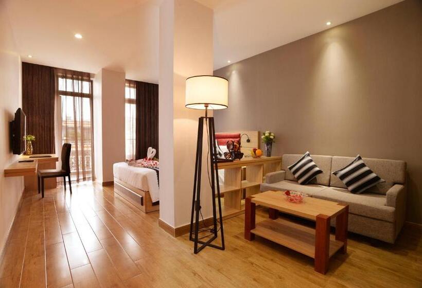 اتاق لوکس, Aiden Saigon