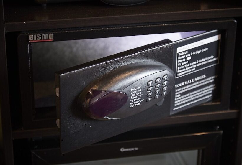 اتاق عادی, Akureyri Dynheimar