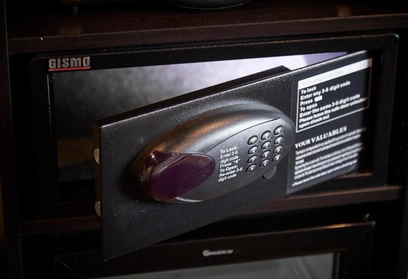 اتاق عادی, Akureyri Dynheimar