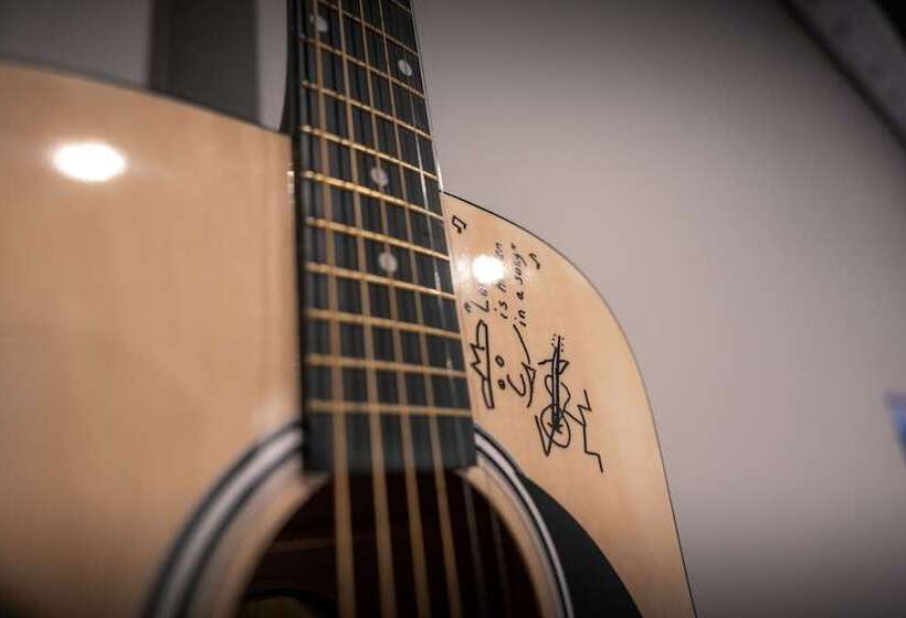 اتاق عادی, Akureyri Dynheimar