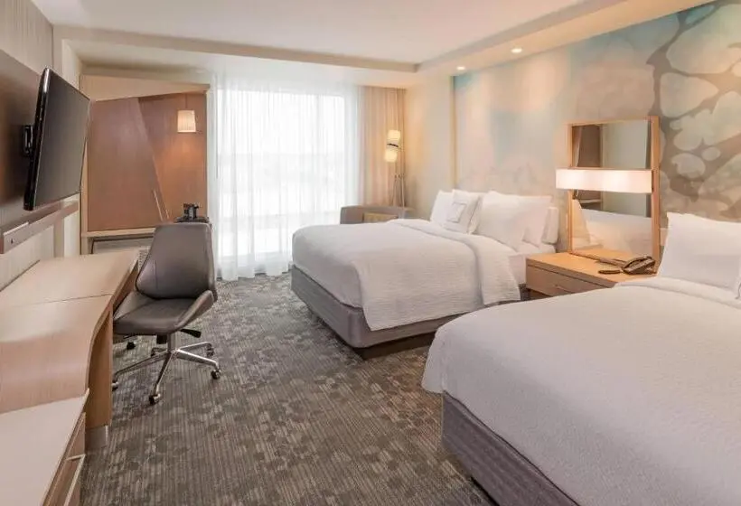 クイーンサイズベッドのスタンダードルーム, Courtyard By Marriott Burlington Oakville