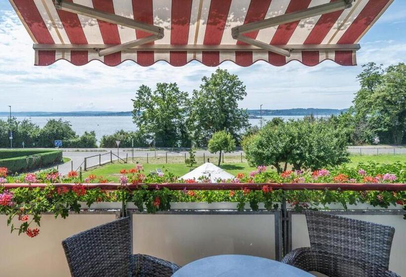 Suite with lake view, Seepark Appartements