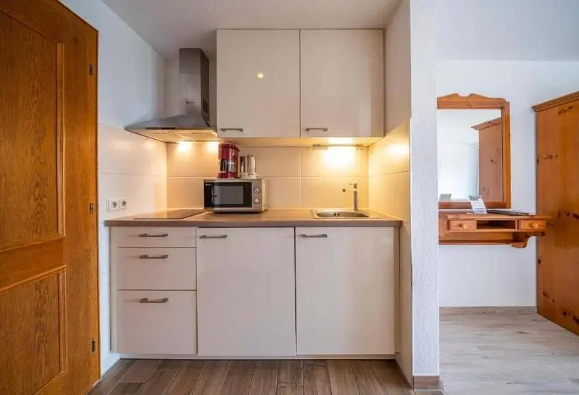 Suite with lake view, Seepark Appartements