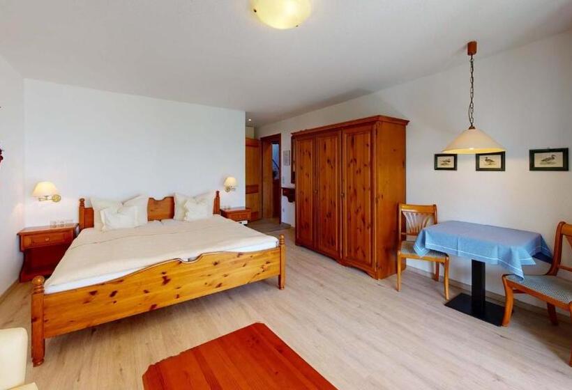 Suite with lake view, Seepark Appartements