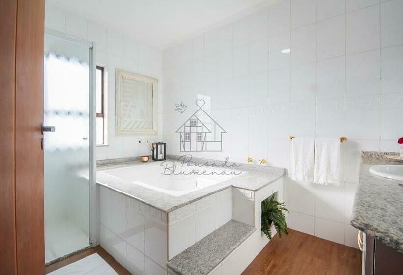 디럭스 룸, Pousada Blumenau