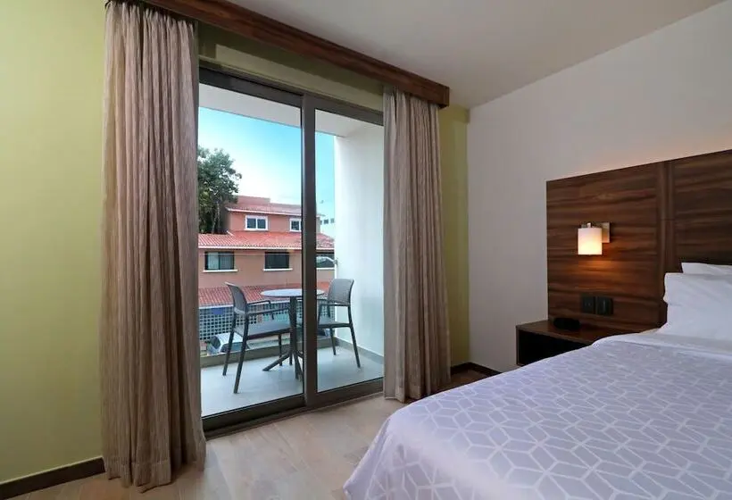 ダブルベッドスタンダードルーム, Holiday Inn Express & Suites   Playa Del Carmen, An Ihg
