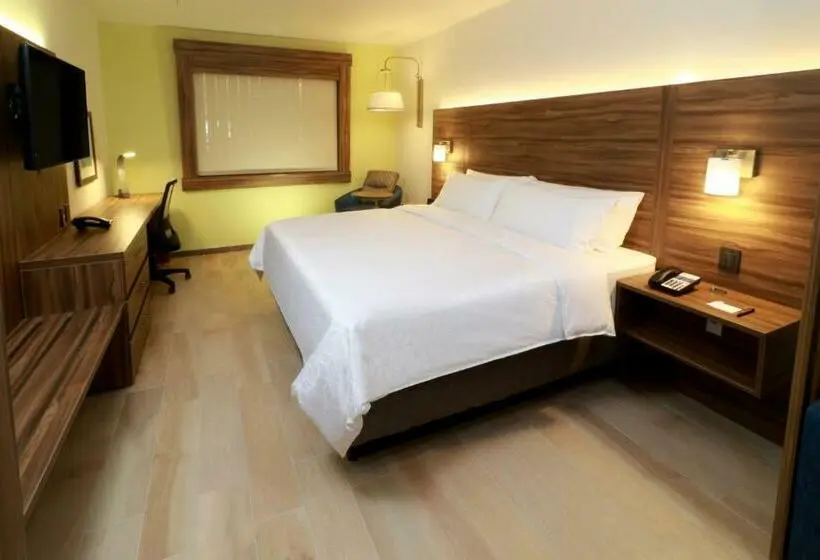 キングサイズベッドのスタンダードルーム, Holiday Inn Express & Suites   Playa Del Carmen, An Ihg
