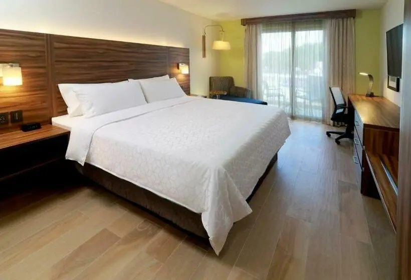 キングサイズベッドのスタンダードルーム, Holiday Inn Express & Suites   Playa Del Carmen, An Ihg