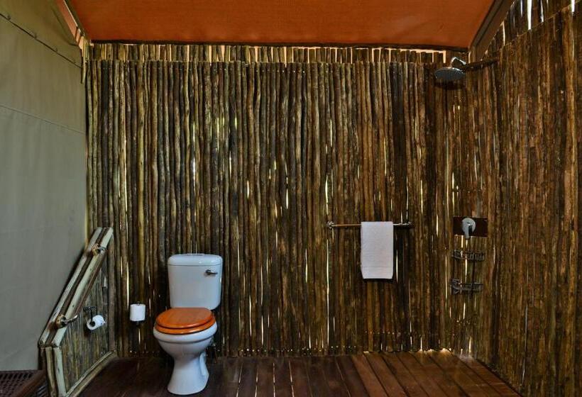 Deluxe room with river view, Jackalberry Chobe