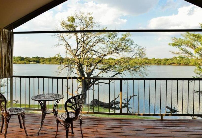 Deluxe room with river view, Jackalberry Chobe
