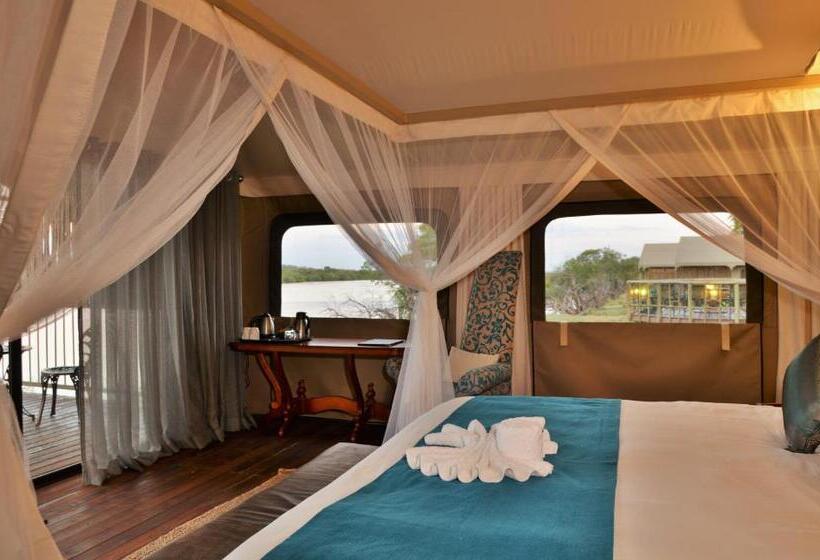 Deluxe room with river view, Jackalberry Chobe
