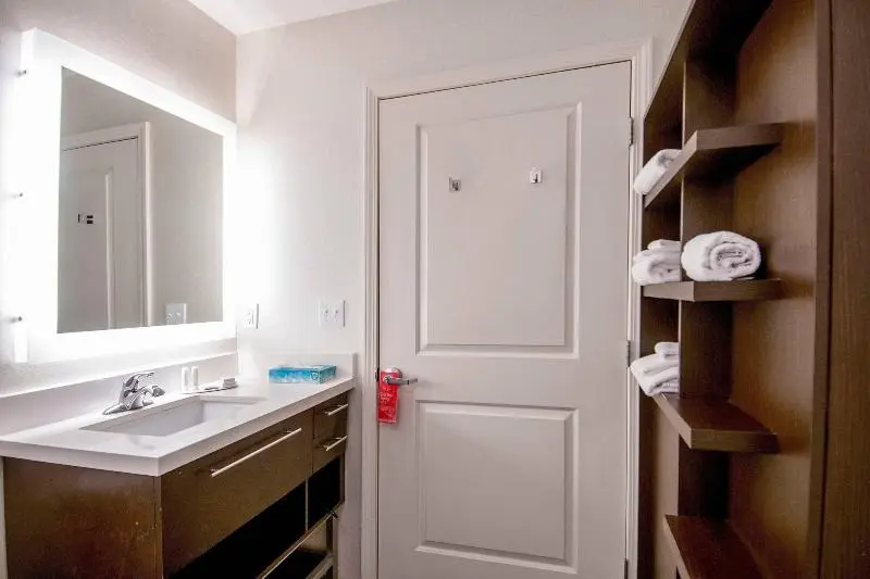 キングサイドベッドのスタンダードワンルーム, Towneplace Suites By Marriott Vidalia Riverfront