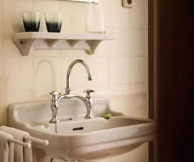 バス共有のスタンダードルーム, Berghotel Altes Wallberghaus