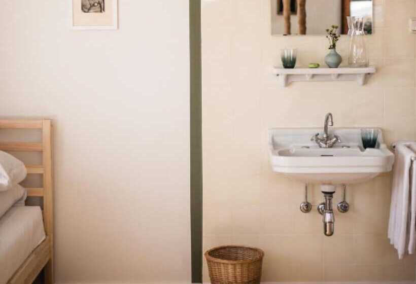 Standard-huone Jaettu Kylpyhuone, Berghotel Altes Wallberghaus