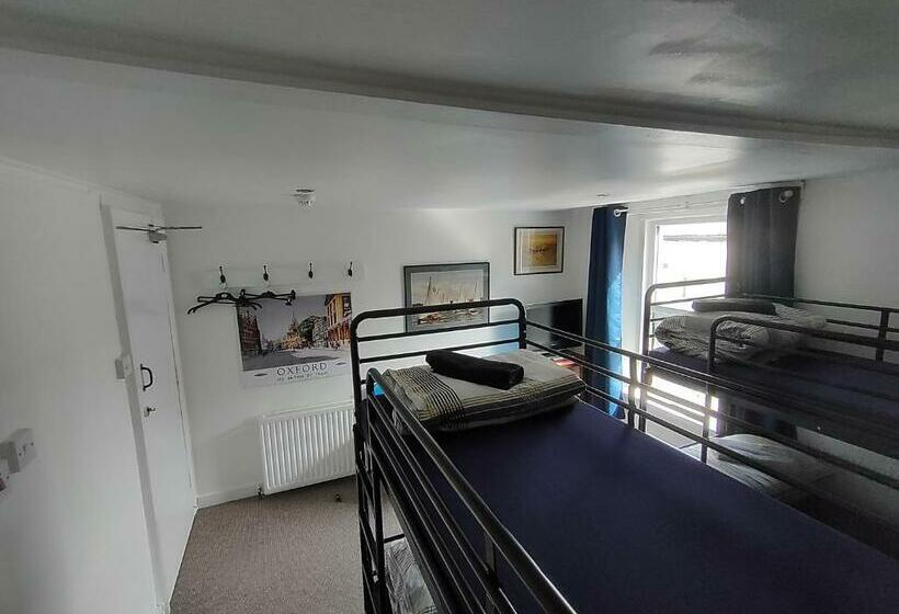 اتاق خانوادگی, Plymouth Backpackers