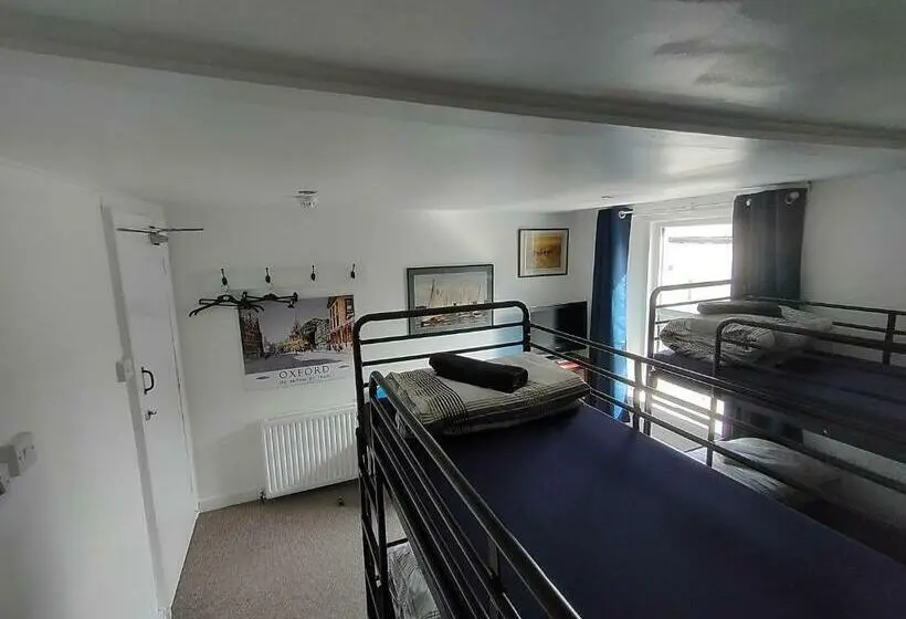 اتاق خانوادگی, Plymouth Backpackers