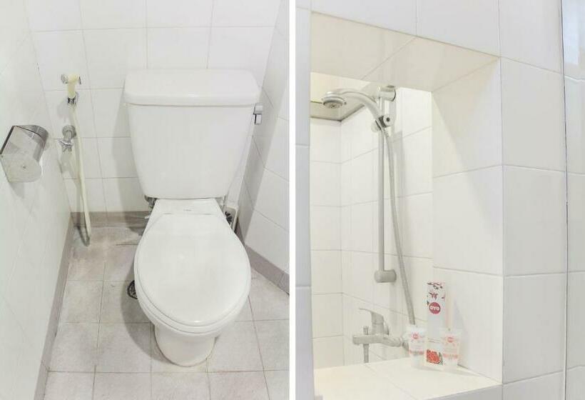 Standart Oda, Oyo 123 Puri Lotus