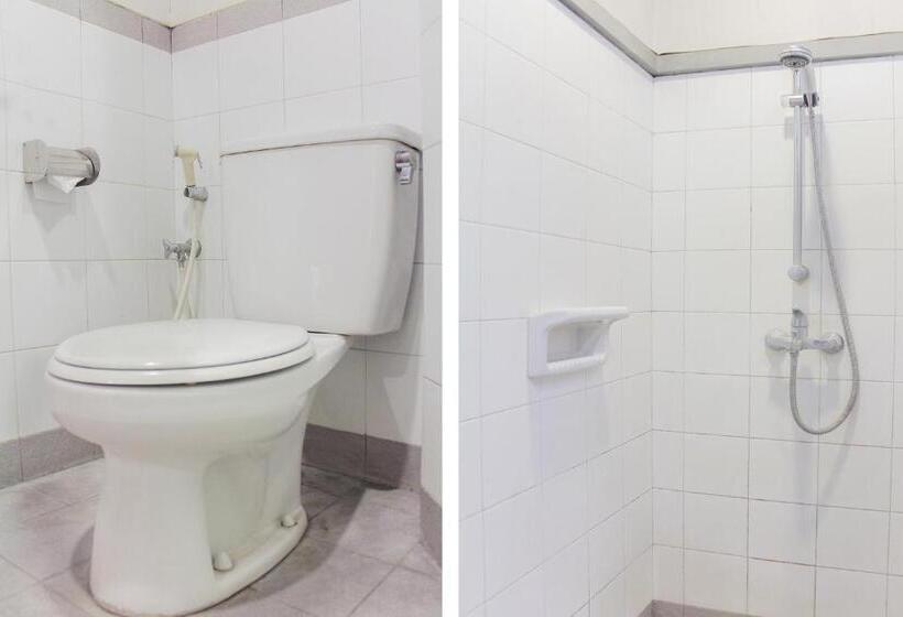 Standart Oda, Oyo 123 Puri Lotus